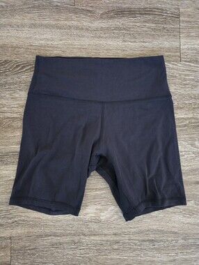 Lululemon Black Align High-Rise Biker Shorts – Size 8 🖤